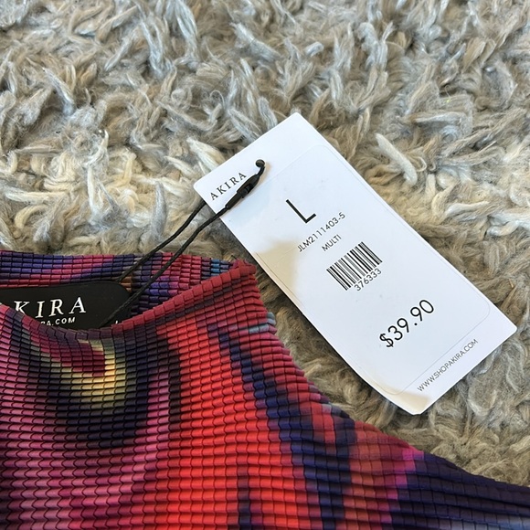 Akira psychedelic blur stretch top - Picture 3 of 7